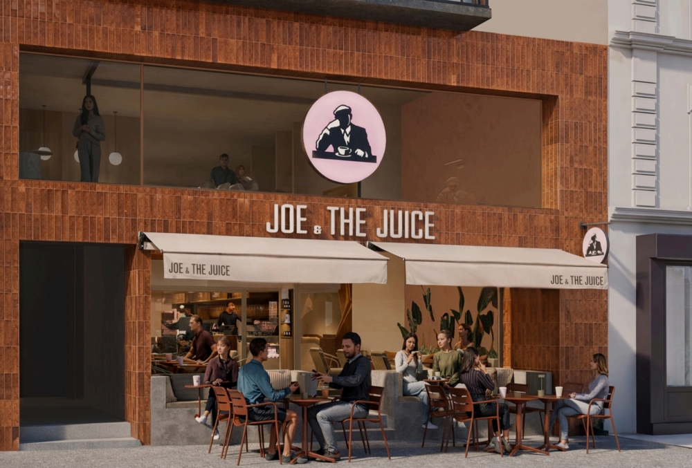 Joe & the Juice Nisantasi Flagship is a store and cafe interior design by Toros and Partners, developed in harmony with Nisantasi’s urban identity.