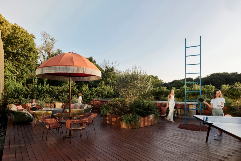 paribu-owner-yasin-oral-paribu-office-paribu-headquarters-cryptobank-crypto-office-technology-office-design-interior-architecture-istanbul-turkey-toros-and-partners-terrace-design-yaaz-furniture