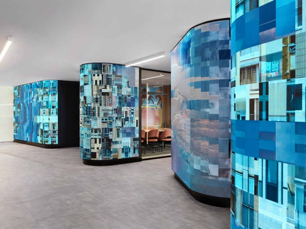 paribu-owner-yasin-oral-cryptobank-technology-office-paribu-headquarters-crypto-office-interior-design-toros-and-partners-award-winning-office-if-design-award-good-design-award-uniq-istanbul-art-curat